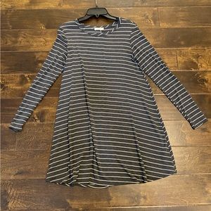 Juniors Dress w/ long sleeves